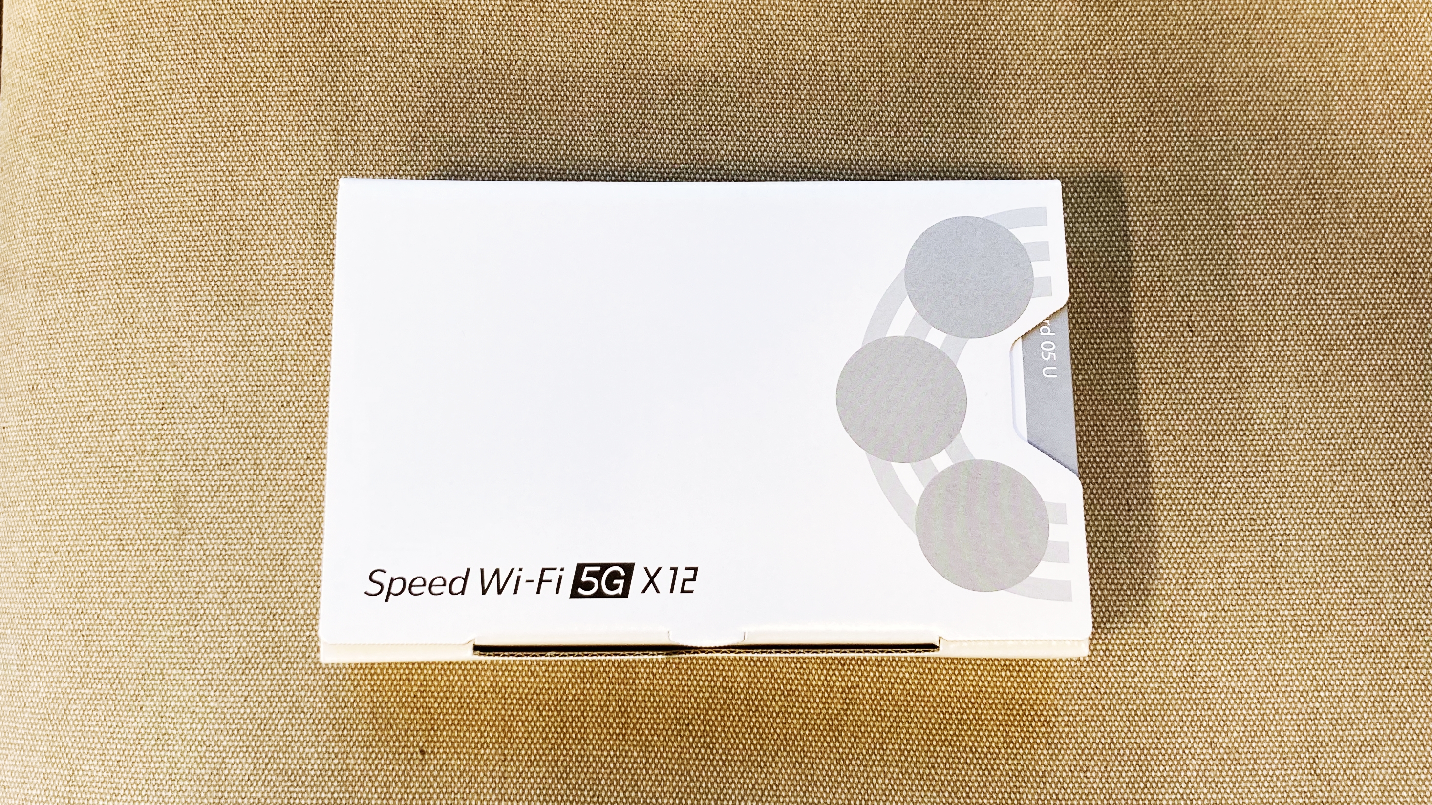 Speed WiFi 5G X12の外箱