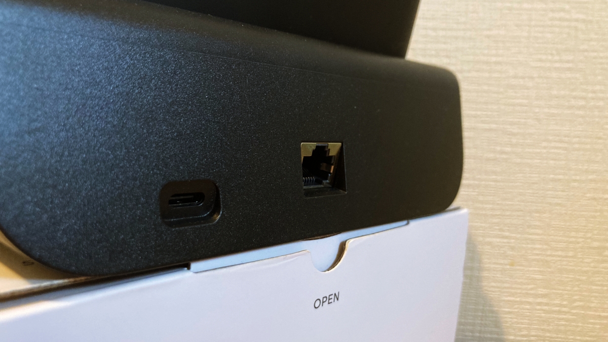 Speed Wi-Fi DOCK 5G 01のLANポート
